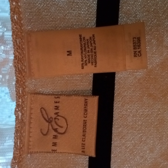 Top - Picture 2 of 4